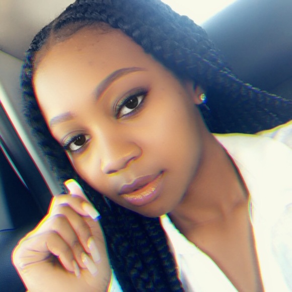 Meet your Posher, Reiona - Picture 2 of 4